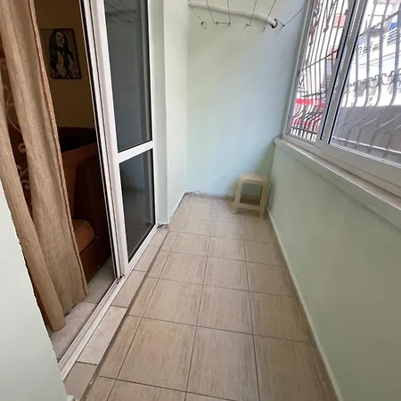 Aza Tirana